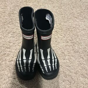 Hunter skeleton rain boots